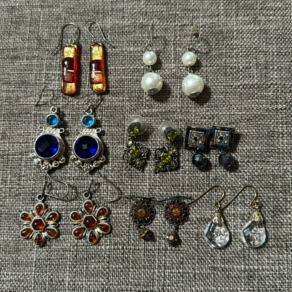 Lot | Dangle Earrings